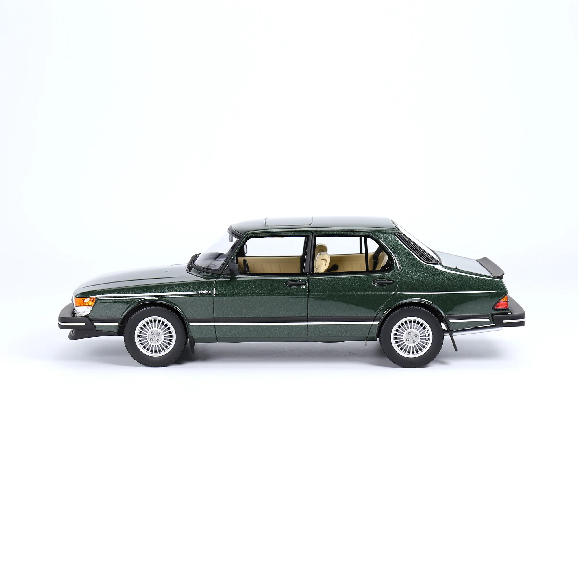 Saab 900 Turbo Resin Model 1-18 Scale 7 Saab 900 Turbo Resin Model 1-18 Scale - Image 7