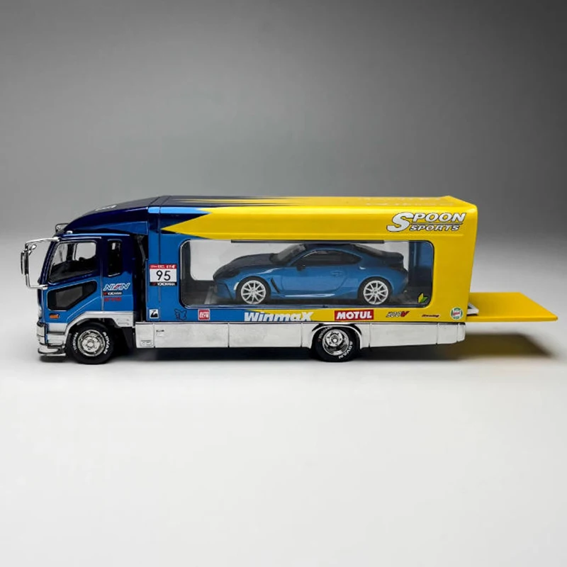 Blue 1/64 Fuso MK2 Container Truck Model 1 Blue 1/64 Fuso MK2 Container Truck Model