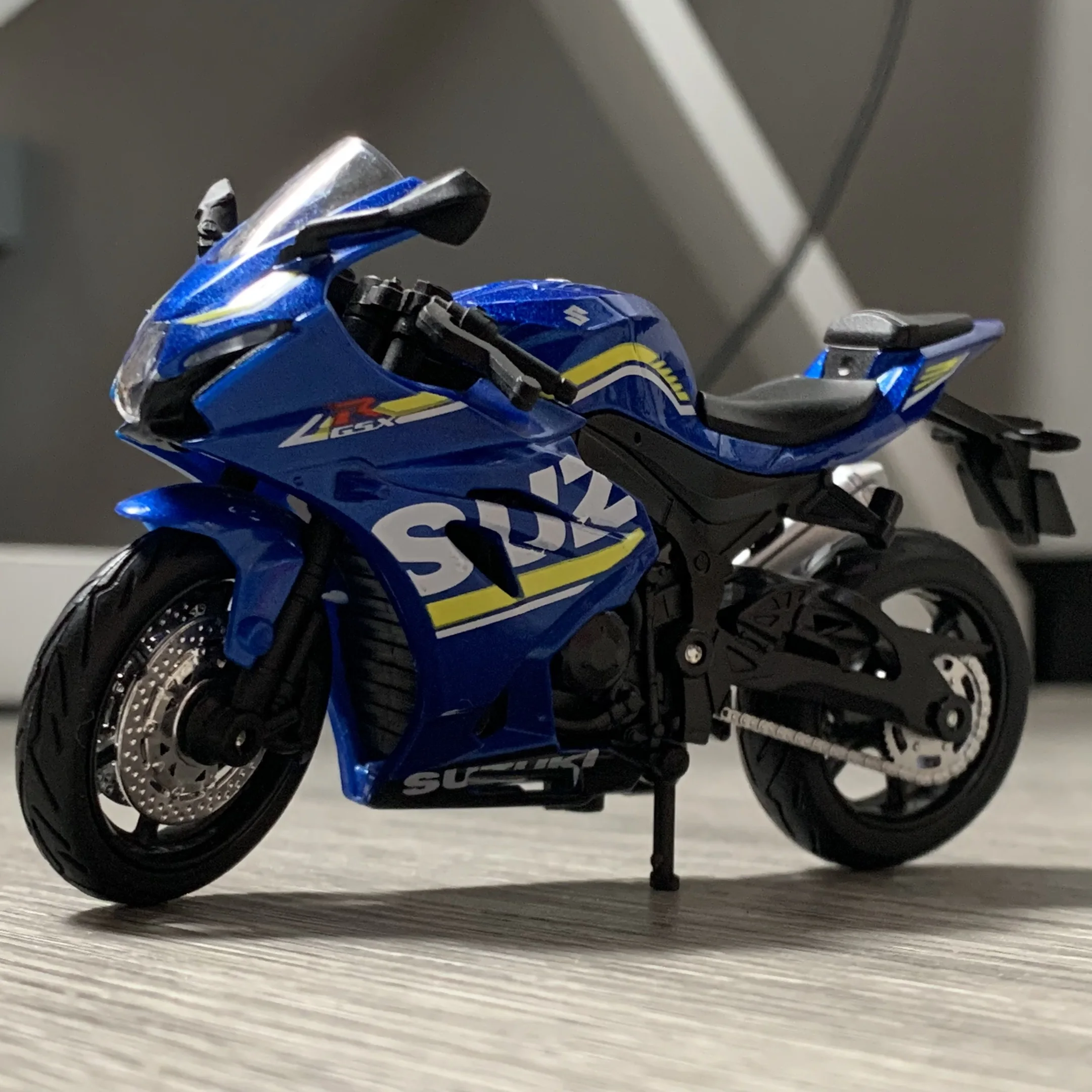 1:18 Scale Diecast Motorcycle Model Collection 4 1:18 Scale Diecast Motorcycle Model Collection - Image 4