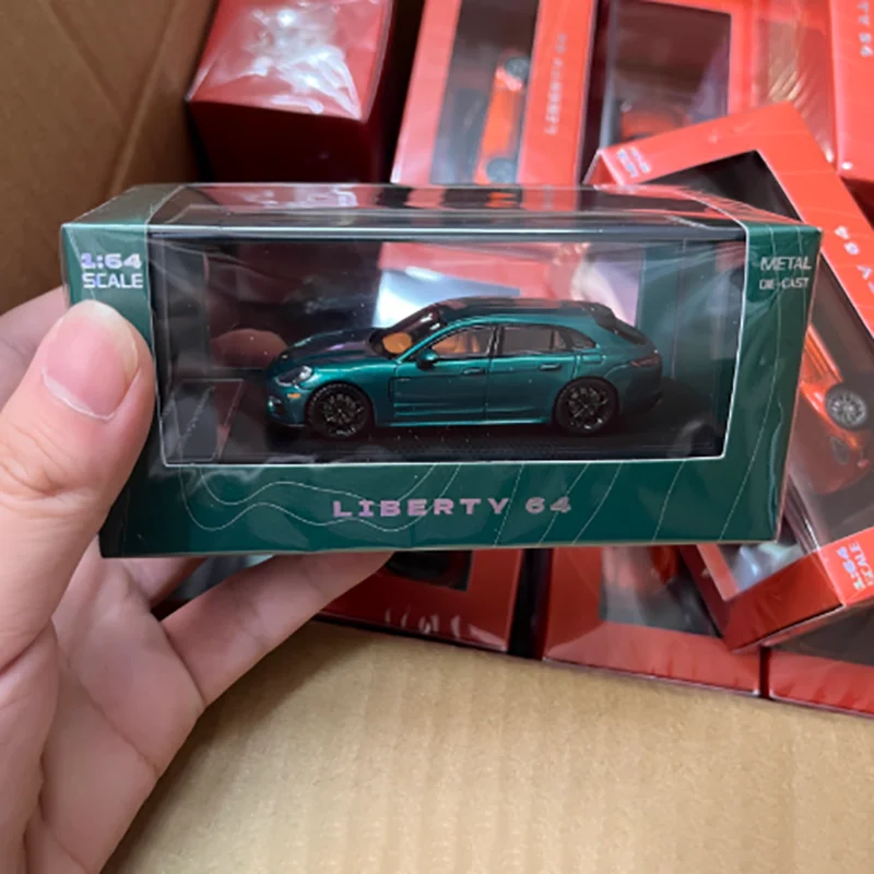 1/64 Turbo S Station Wagon Diecast Model 5 1/64 Turbo S Station Wagon Diecast Model - Image 5