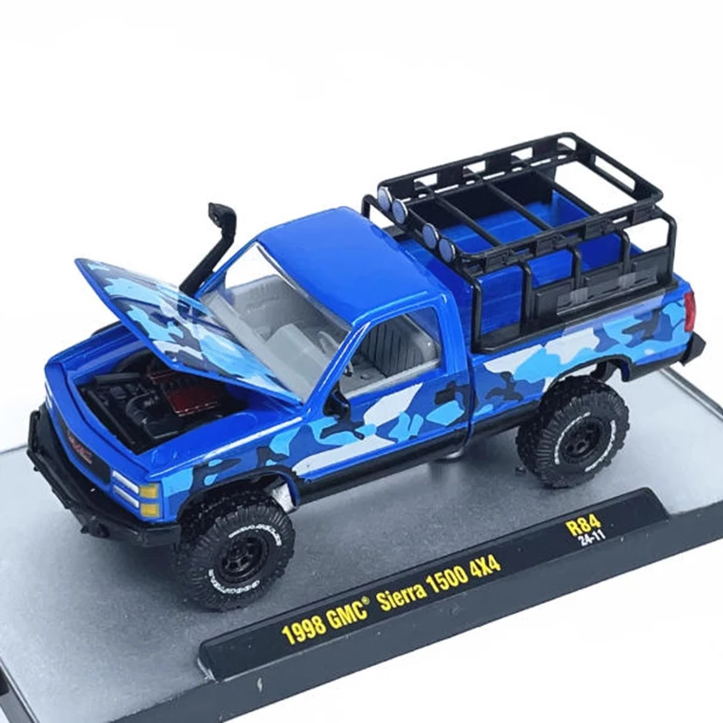 1998 GMC Sierra 1500 4x4 Diecast Model 3 1998 GMC Sierra 1500 4x4 Diecast Model - Image 3