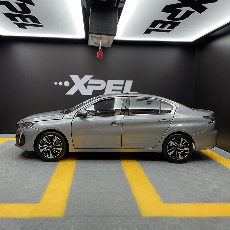 Peugeot 408 Coupe Diecast Model 1:18 Scale 3 Peugeot 408 Coupe Diecast Model 1:18 Scale - Image 3