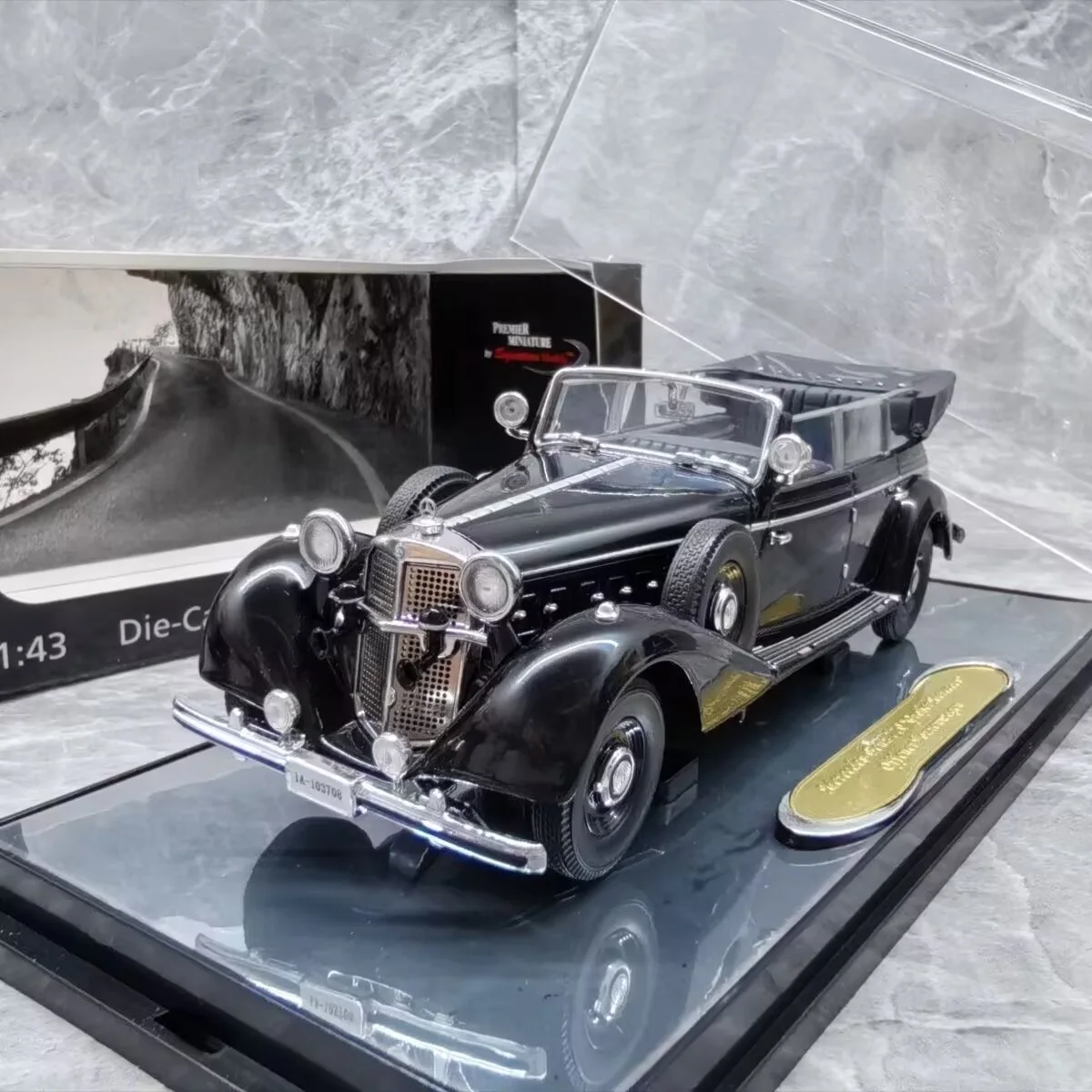 Vintage Car Diecast Model 1:43 Scale by MAKEDA 5 Vintage Car Diecast Model 1:43 Scale by MAKEDA - Image 5