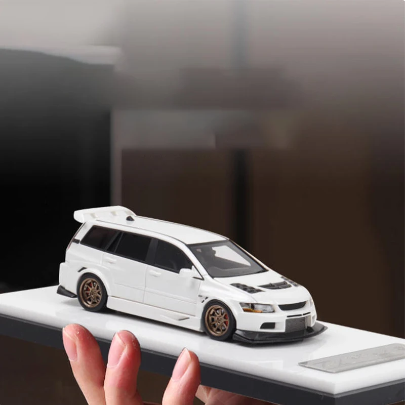 1:64 Resin Mitsubishi Lancer EVO9 Station Wagon Model 2 1:64 Resin Mitsubishi Lancer EVO9 Station Wagon Model - Image 2