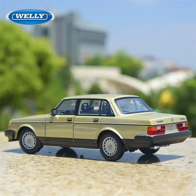 Vintage Volvo 240 GL Diecast Model 1:36 Scale 2 Vintage Volvo 240 GL Diecast Model 1:36 Scale - Image 2