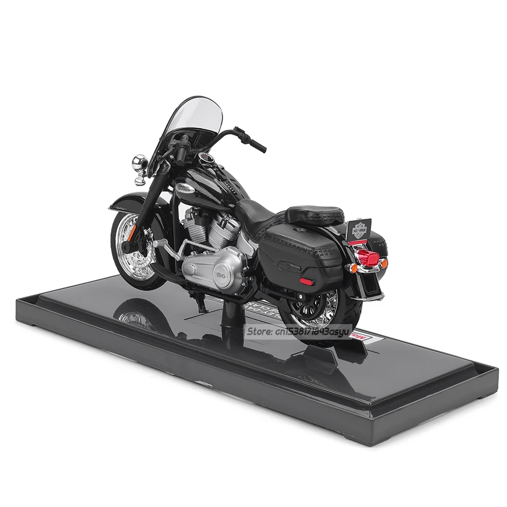 2024 Harley Davidson Heritage Classic Model 1:18 4 2024 Harley Davidson Heritage Classic Model 1:18 - Image 4