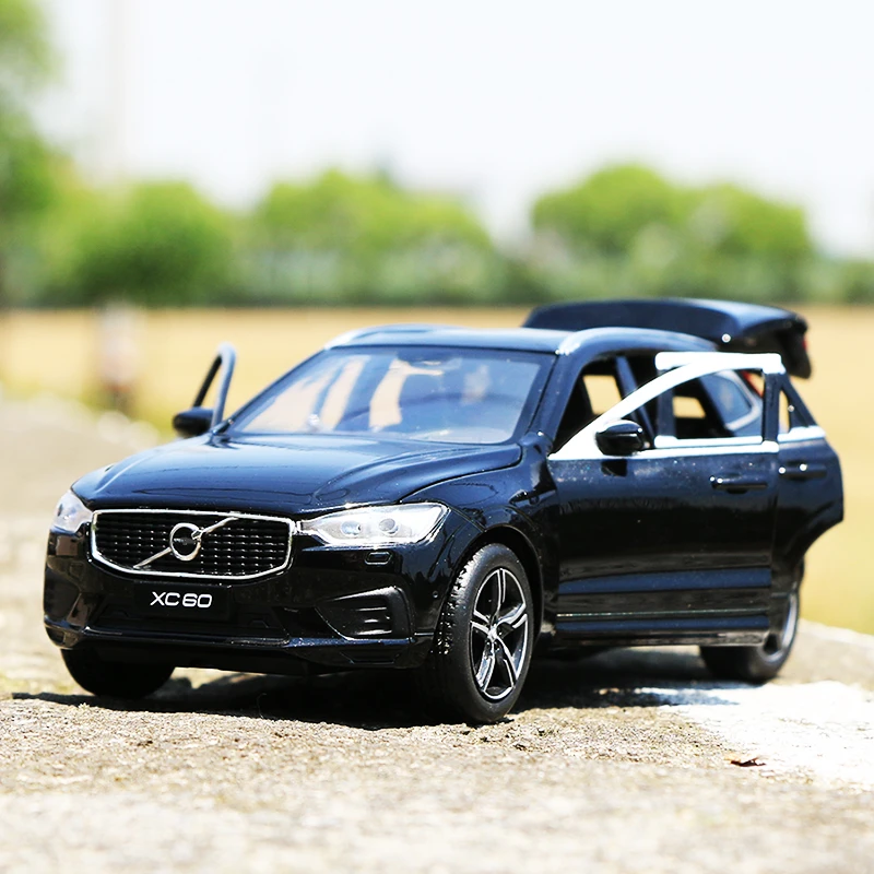 White 1:32 Diecast Volvo XC60 Model 3 White 1:32 Diecast Volvo XC60 Model - Image 3