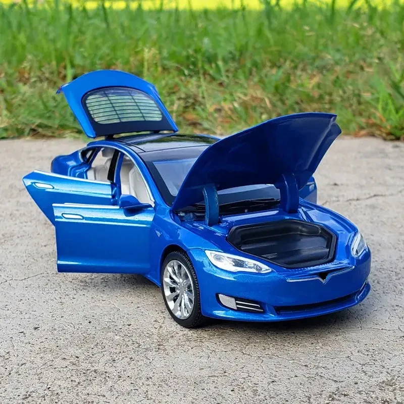 1:32 Tesla Model S & 3 Diecast Miniature 5 1:32 Tesla Model S & 3 Diecast Miniature - Image 5