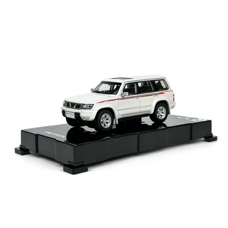 1:64 Nissan Patrol Y61 Diecast Model 6 1:64 Nissan Patrol Y61 Diecast Model - Image 6