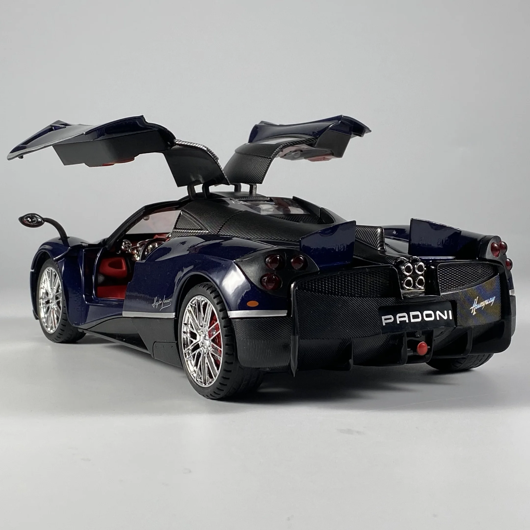 1:18 Pagani Huayra BC Dinastia Model Replica 6 1:18 Pagani Huayra BC Dinastia Model Replica - Image 6