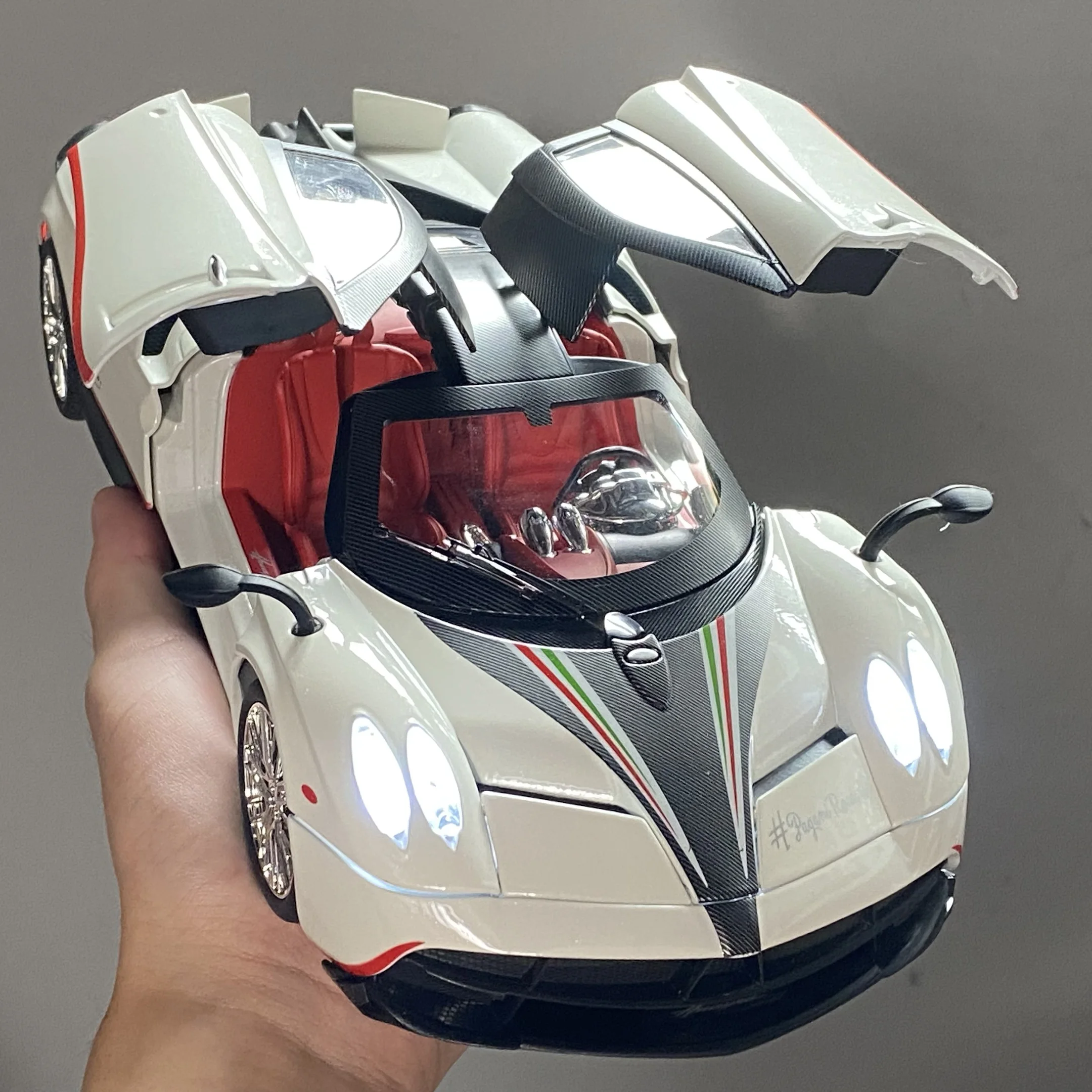 1:18 Pagani Huayra BC Dinastia Model Replica 3 1:18 Pagani Huayra BC Dinastia Model Replica - Image 3