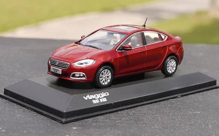 FIAT Viaggio 1:43 Diecast Model in Alloy 7 FIAT Viaggio 1:43 Diecast Model in Alloy - Image 7