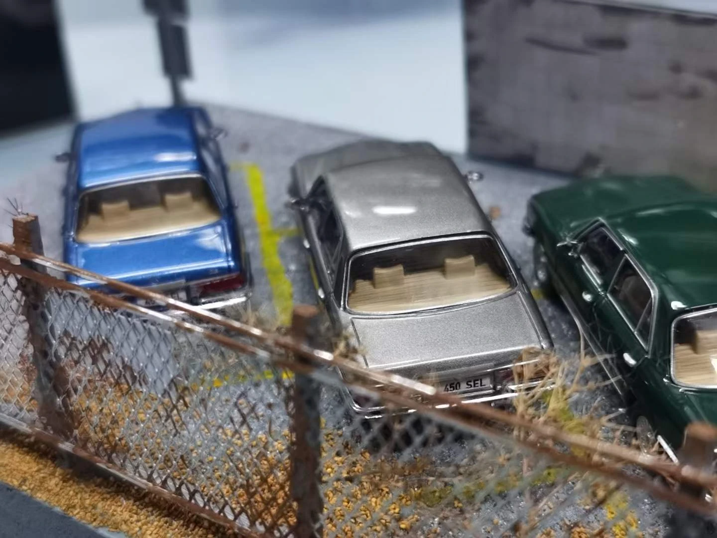 1976 Mercedes-Benz S 450SEL W116 Diecast Model 5 1976 Mercedes-Benz S 450SEL W116 Diecast Model - Image 5