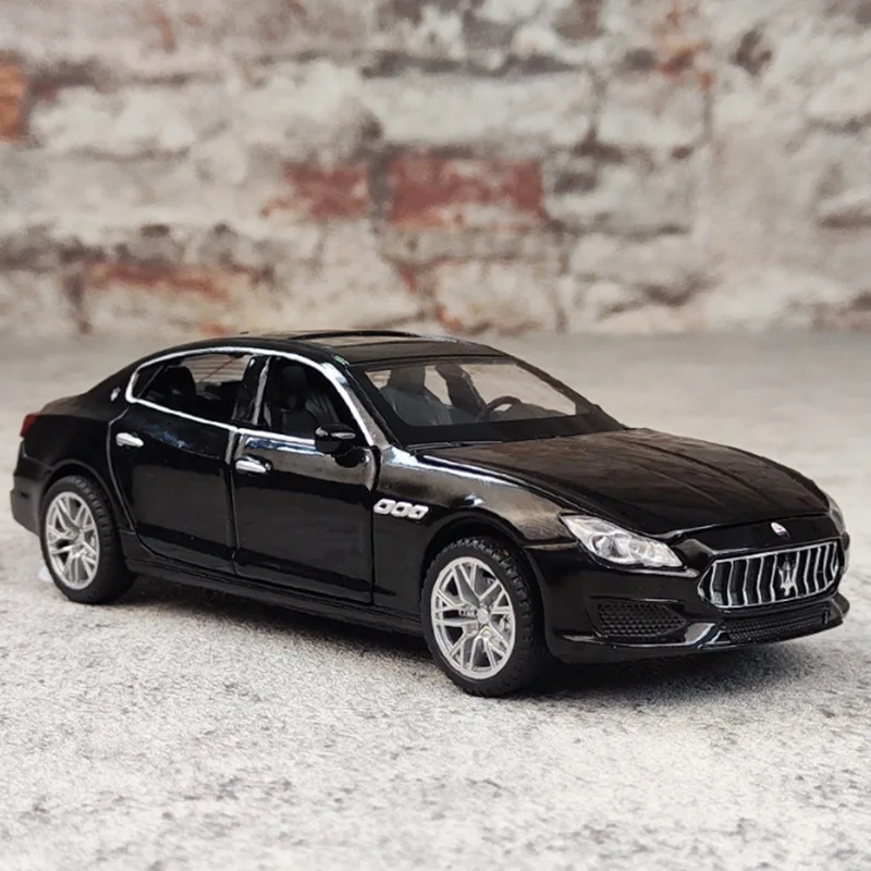 1:32 Blue Maserati Quattroporte Diecast Model 9 1:32 Blue Maserati Quattroporte Diecast Model - Image 9