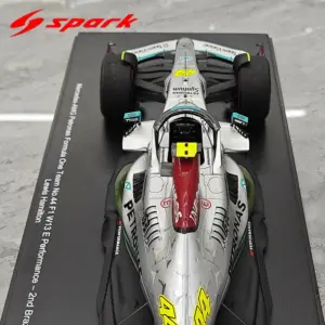 Mercedes F1 W13 1:18 Resin Model with Driver Figures 7 S59e1d43065464127b87e1a1331e0672d8