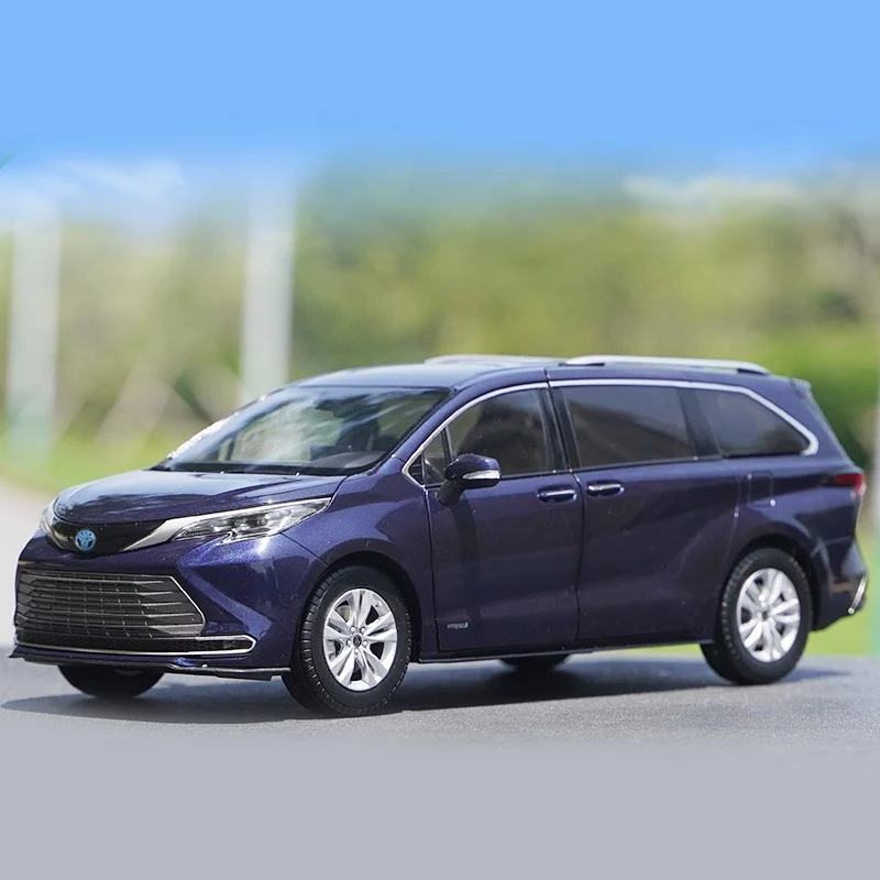 1:18 Sienna MPV Diecast Model Collection 8 1:18 Sienna MPV Diecast Model Collection - Image 8