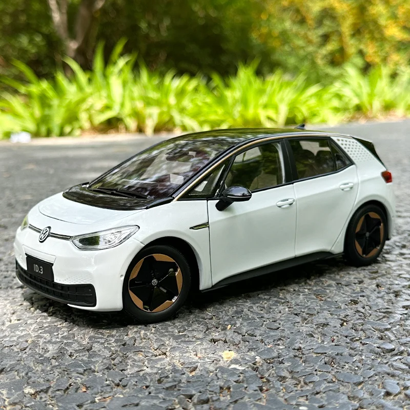1:18 VW ID.3 SUV Diecast Model in Teal 9 1:18 VW ID.3 SUV Diecast Model in Teal - Image 9