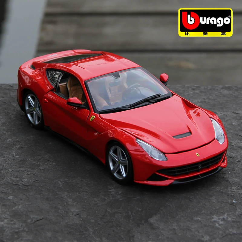 Ferrari F12 Berlinetta 1:24 Diecast Model 2 Ferrari F12 Berlinetta 1:24 Diecast Model - Image 2