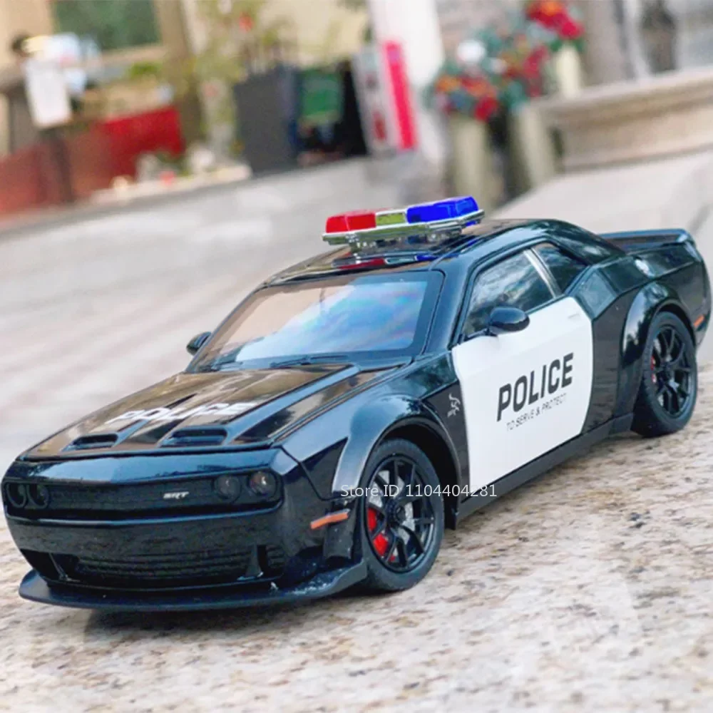 1:24 Scale Diecast Challenger SRT Hellcat & Police Car 6 1:24 Scale Diecast Challenger SRT Hellcat & Police Car - Image 6