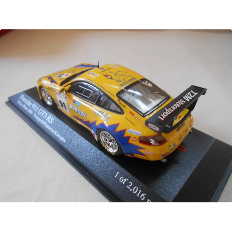 Minichamps Porsche 911 GT3 RS 1:43 Scale Model 3 Minichamps Porsche 911 GT3 RS 1:43 Scale Model - Image 3