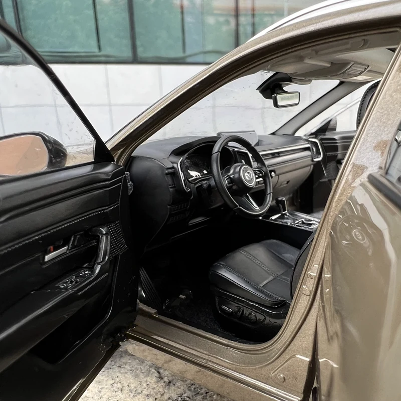 Mazda CX-50 1:18 Diecast SUV Model 4 Mazda CX-50 1:18 Diecast SUV Model - Image 4