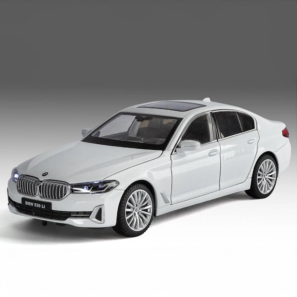 BMW 530LI Scale Model 1:24 with LED Lights 7 BMW 530LI Scale Model 1:24 with LED Lights - Image 7