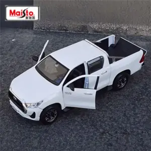 Toyota Hilux 1:27 Scale Diecast Model Black 11 S675b2a7b58124397a827fe7db19732d7b