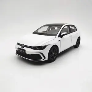 Volkswagen Golf 8 1:18 Diecast Model Ornament