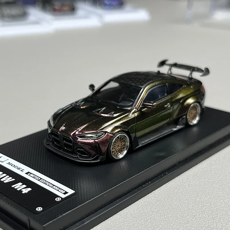 Purple-Gold BMW M4 G82 Diecast Model 1:64 4 Purple-Gold BMW M4 G82 Diecast Model 1:64 - Image 4