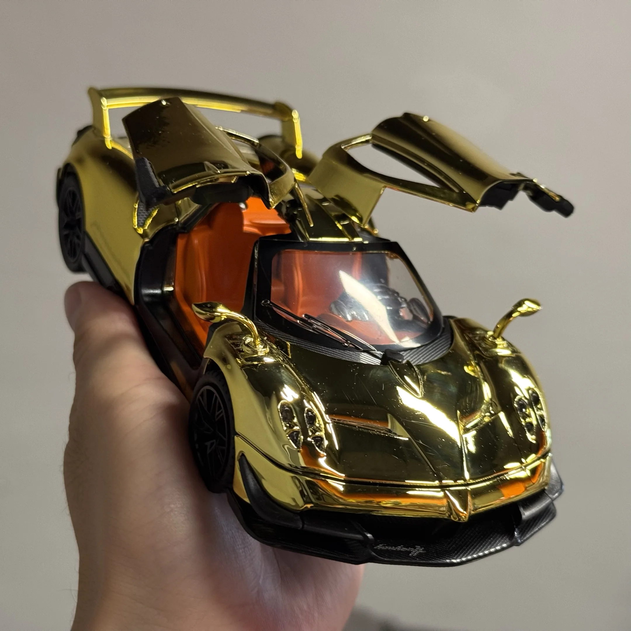 1:24 Pagani Huayra Dinastia BC Diecast Model 5 1:24 Pagani Huayra Dinastia BC Diecast Model - Image 5