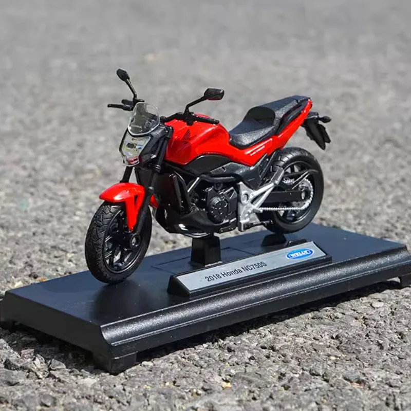 WELLY 1:18 Scale CB500F 2018 & NC750S Diecast Models 5 WELLY 1:18 Scale CB500F 2018 & NC750S Diecast Models - Image 5