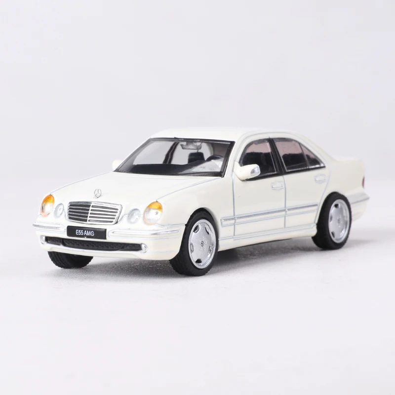 Mercedes-Benz E55 AMG W210 1:64 Diecast Model 6 Mercedes-Benz E55 AMG W210 1:64 Diecast Model - Image 6