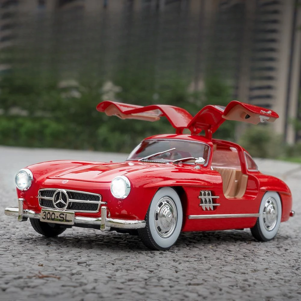 Mercedes-Benz 300SL Diecast Model 1:24 Scale Red 2 Mercedes-Benz 300SL Diecast Model 1:24 Scale Red - Image 2