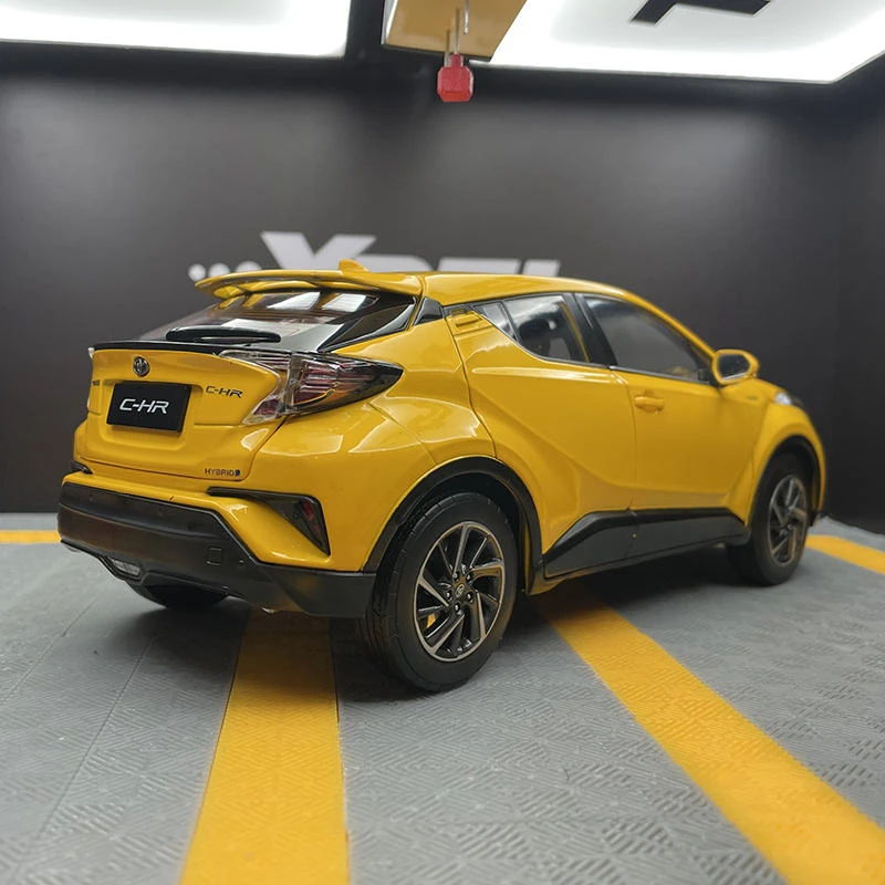 1:18 Scale Toyota C-HR SUV Model 5 1:18 Scale Toyota C-HR SUV Model - Image 5
