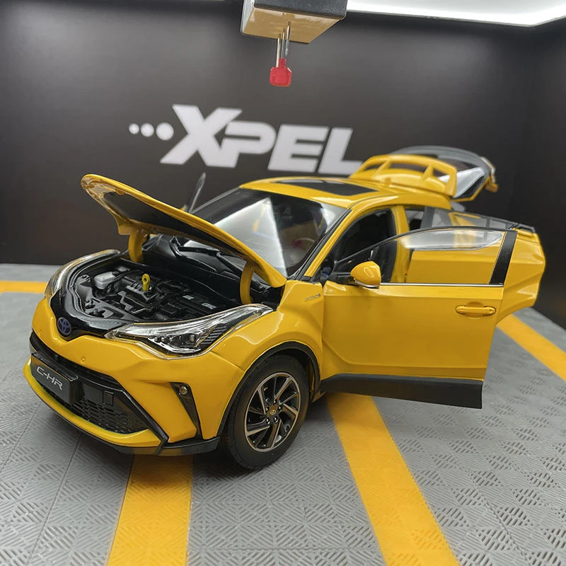 1:18 Scale Toyota C-HR SUV Model 4 1:18 Scale Toyota C-HR SUV Model - Image 4