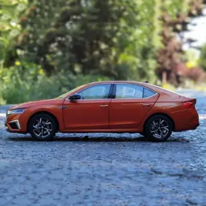 Vibrant Orange 1:18 ŠKODA Octavia PRO Model 11 S6f533114ab8c4e4cbe96ffcd933dd796f