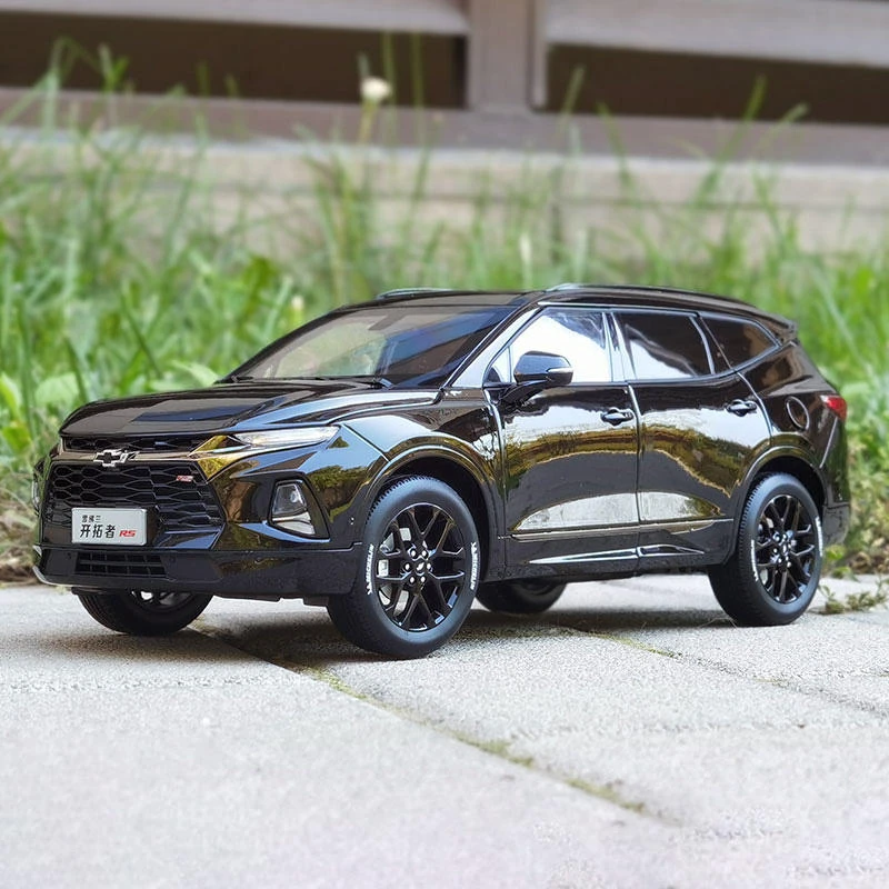 1:18 Scale Chevrolet Blazer Diecast Model 7 1:18 Scale Chevrolet Blazer Diecast Model - Image 7