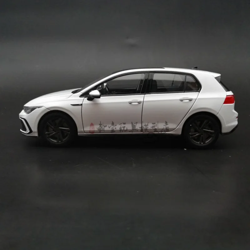 Volkswagen Golf 8 1:18 Diecast Model Ornament 2 Volkswagen Golf 8 1:18 Diecast Model Ornament - Image 2