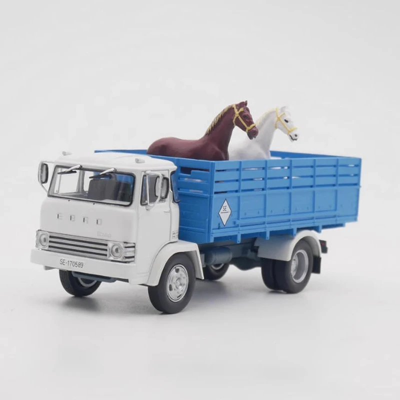 Ebro D-700 Truck 1:43 Scale Model with Horses 2 Ebro D-700 Truck 1:43 Scale Model with Horses - Image 2