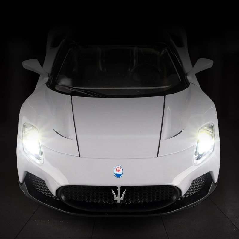 1/24 Maserati MC20 Cabrio Diecast Model 3 1/24 Maserati MC20 Cabrio Diecast Model - Image 3