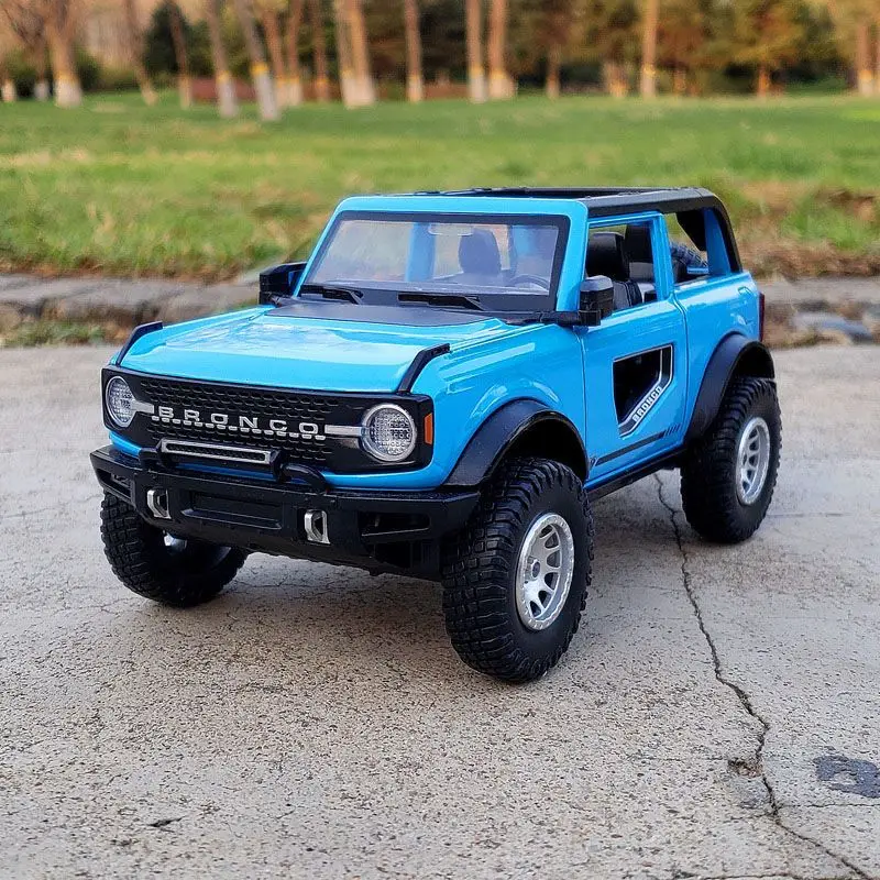 1:32 Ford Bronco Diecast Model in Grey 9 1:32 Ford Bronco Diecast Model in Grey - Image 9