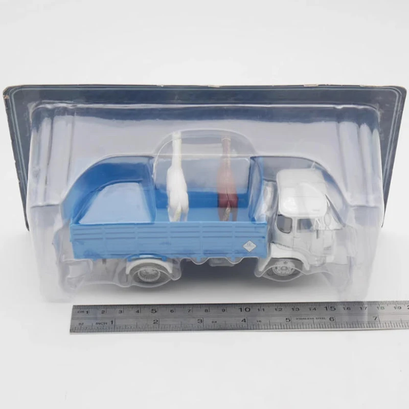 Ebro D-700 Truck 1:43 Scale Model with Horses 6 Ebro D-700 Truck 1:43 Scale Model with Horses - Image 6