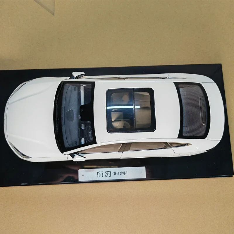 BYD Seal 06 06DM-I Diecast Model 1:18 Scale 4 BYD Seal 06 06DM-I Diecast Model 1:18 Scale - Image 4