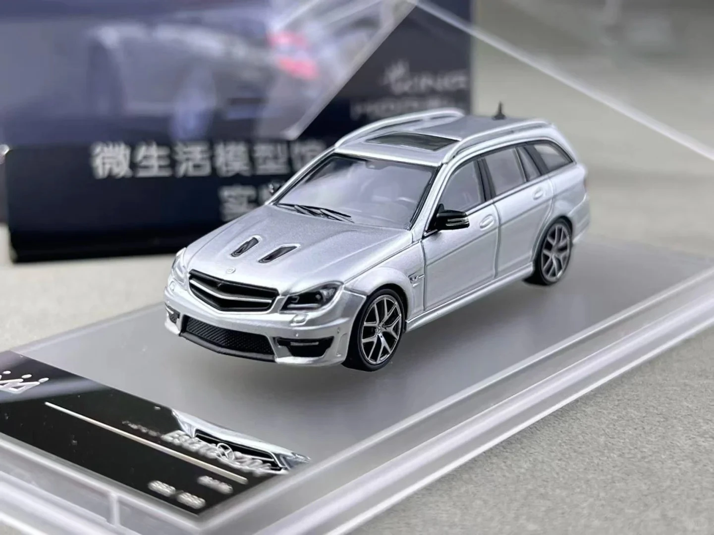 Mercedes-Benz C 63 Wagon Diecast Model 1:64 Scale 4 Mercedes-Benz C 63 Wagon Diecast Model 1:64 Scale - Image 4