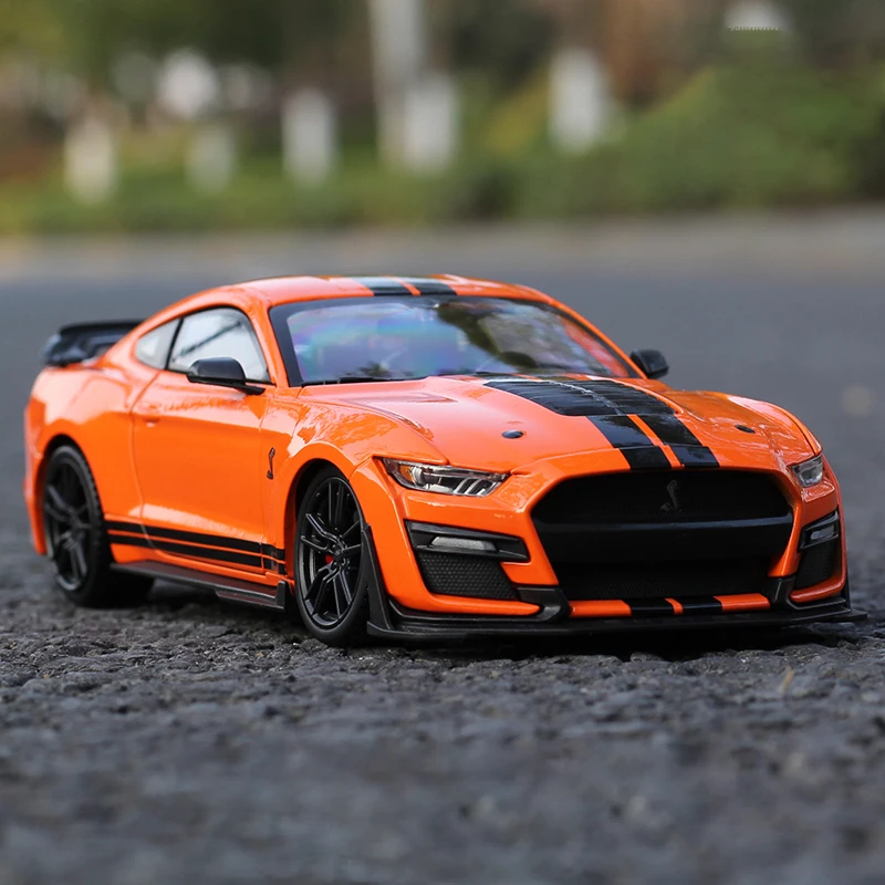 Ford Mustang Shelby GT500 1:24 Scale Model 7 Ford Mustang Shelby GT500 1:24 Scale Model - Image 7