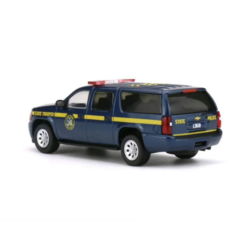 1:64 Scale Alloy AMR Ambulance Model 6 1:64 Scale Alloy AMR Ambulance Model - Image 6