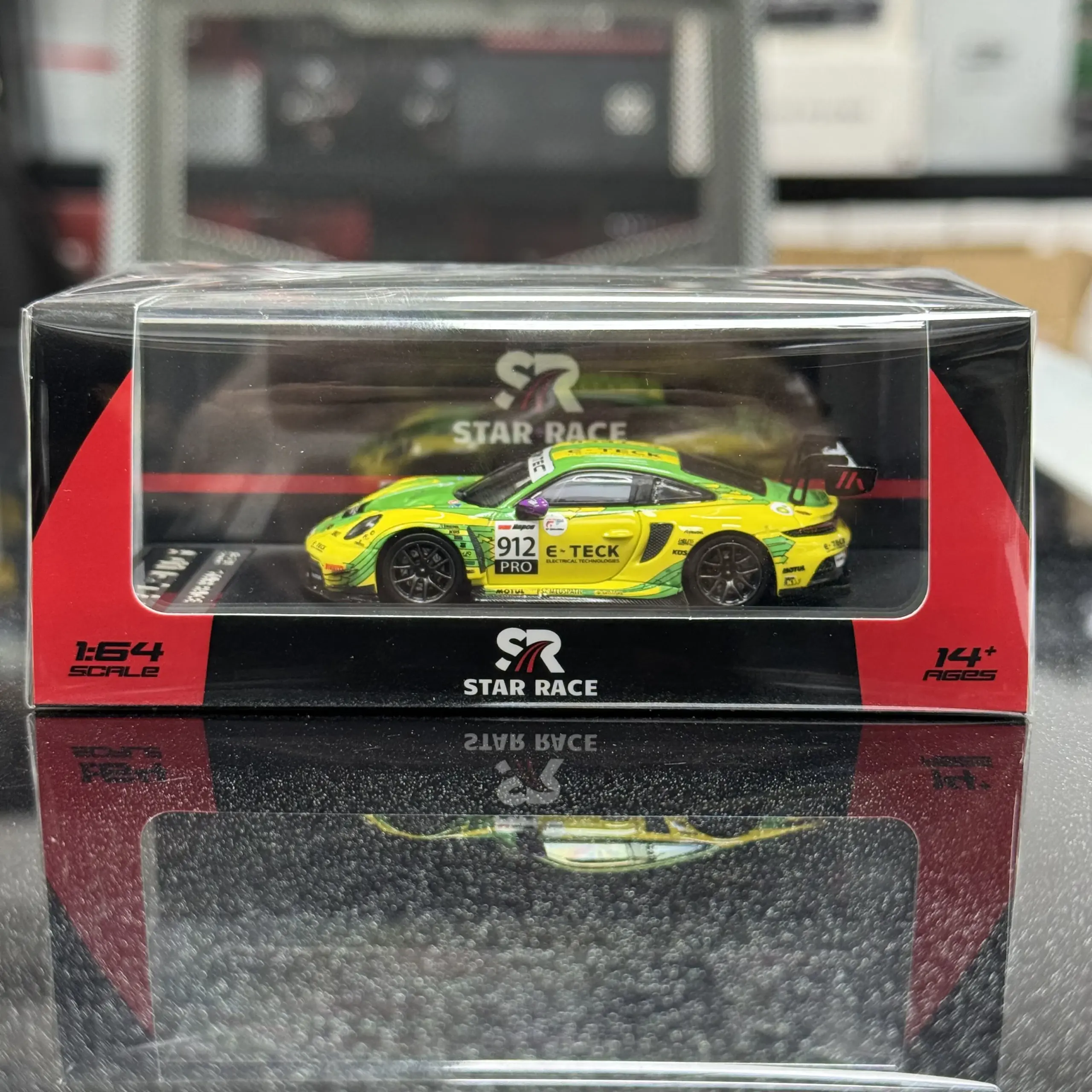 1/64 Porsche 911 GT3 R Diecast Model 6 1/64 Porsche 911 GT3 R Diecast Model - Image 6