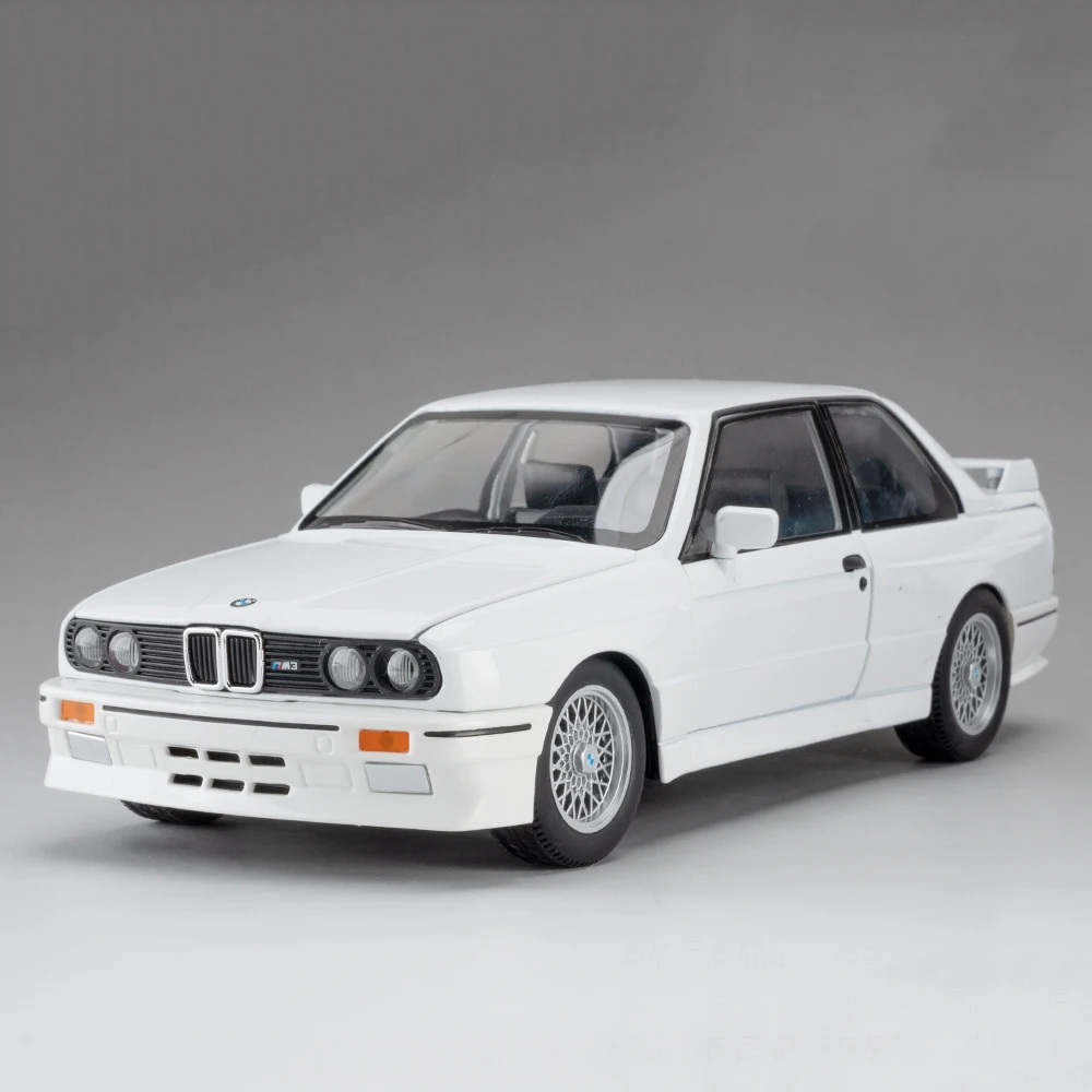 Red BMW E30 M3 Diecast Model 1:24 Scale 8 Red BMW E30 M3 Diecast Model 1:24 Scale - Image 8