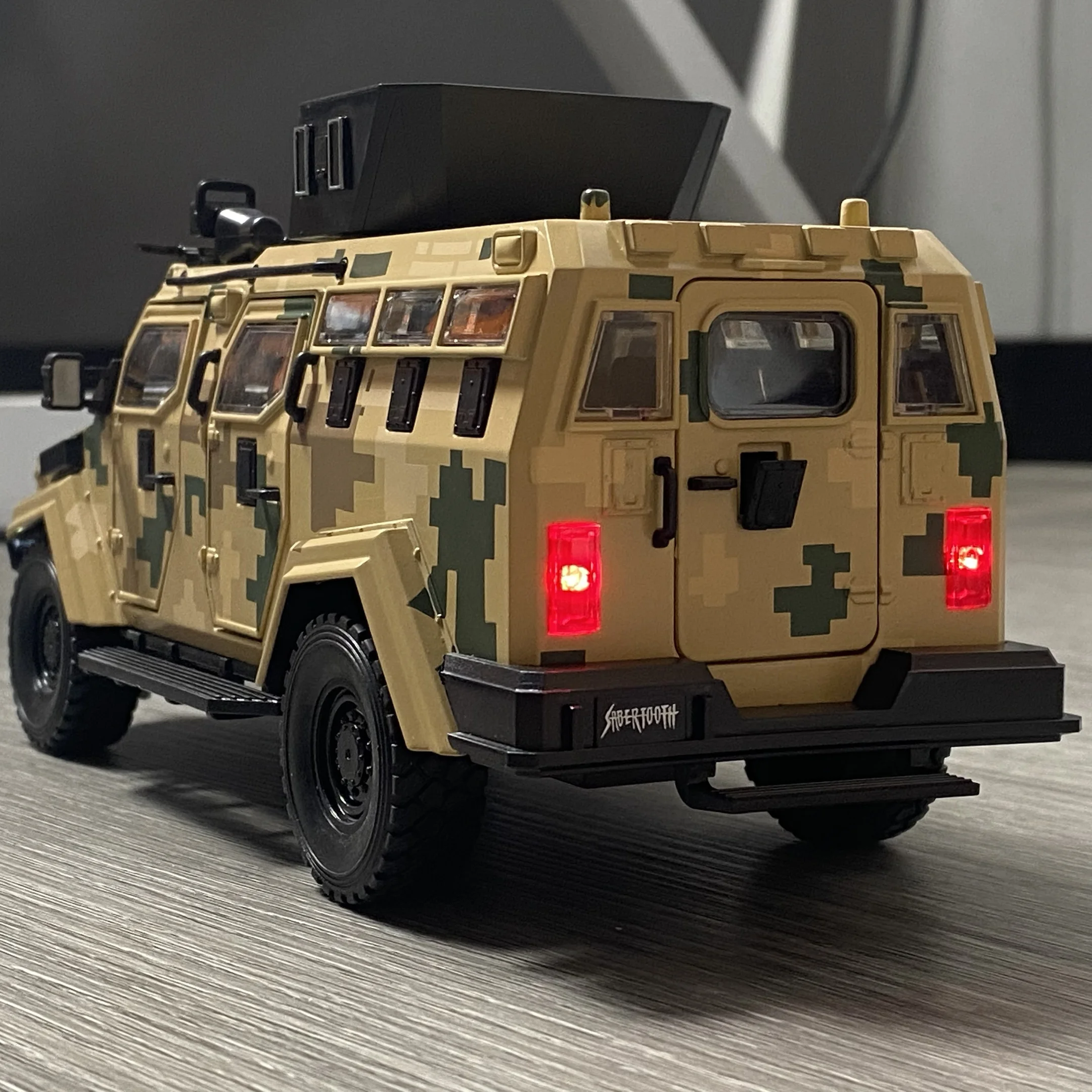 Diecast Tactical Ford F550 Sabertooth Model 3 Diecast Tactical Ford F550 Sabertooth Model - Image 3