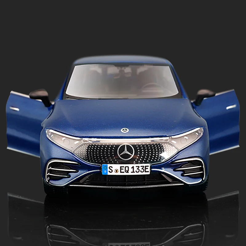 Mercedes-Benz EQS 1:27 Scale Model Car for Collectors 2 Mercedes-Benz EQS 1:27 Scale Model Car for Collectors - Image 2